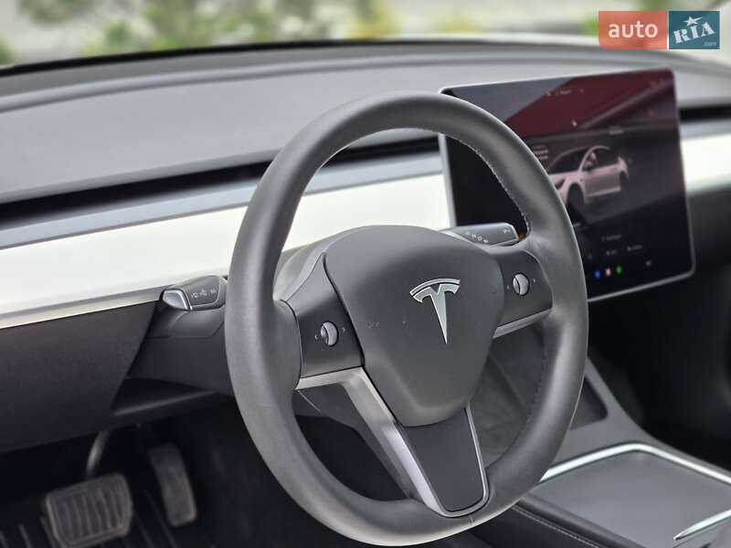 Седан Tesla Model 3 2022 в Луцьку
