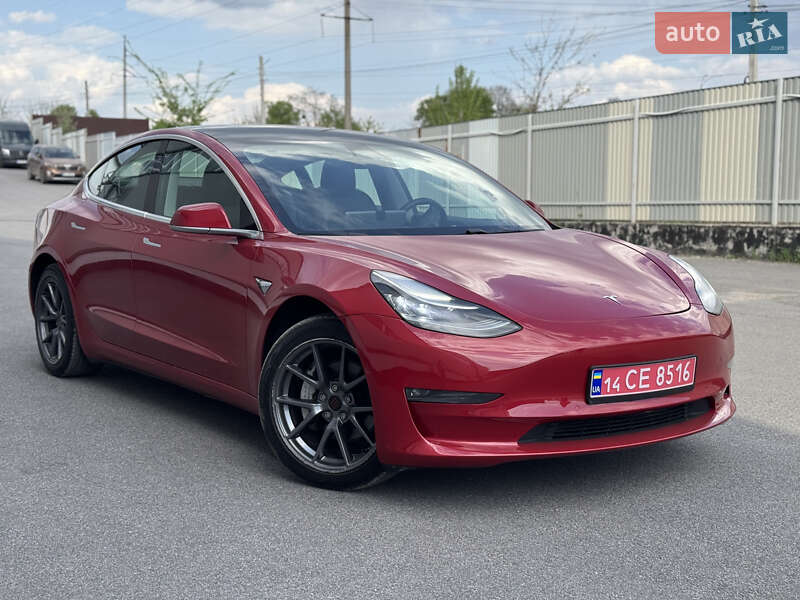 Седан Tesla Model 3 2019 в Виннице