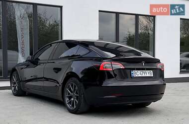 Седан Tesla Model 3 2021 в 