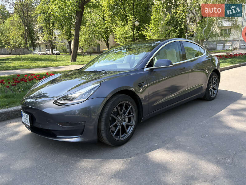 Седан Tesla Model 3 2018 в Полтаве фото Седан Tesla Model 3 2018 в Полтаве