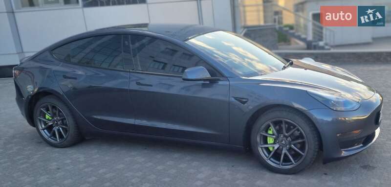 Седан Tesla Model 3 2022 в Василькове