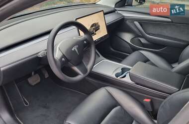 Седан Tesla Model 3 2022 в 