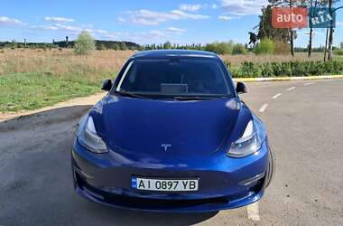 Седан Tesla Model 3 2022 в 