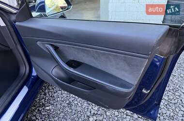 Седан Tesla Model 3 2018 в 