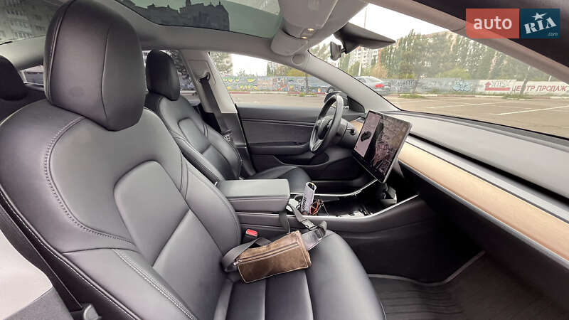 Седан Tesla Model 3 2019 в Миколаєві