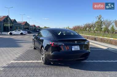 Седан Tesla Model 3 2021 в 