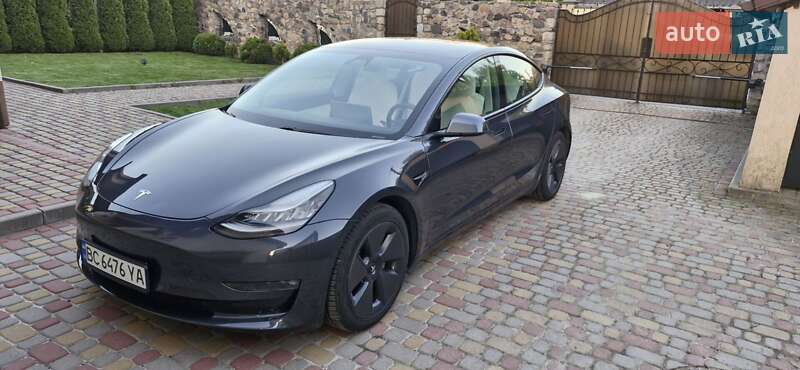 Tesla Model 3 2020