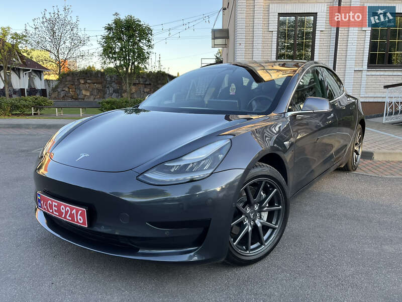 Tesla Model 3 2020