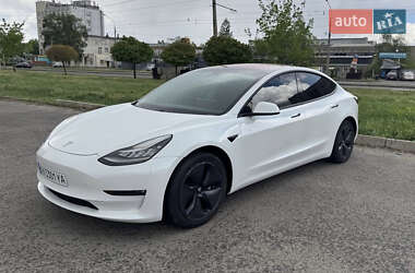 Седан Tesla Model 3 2019 в 