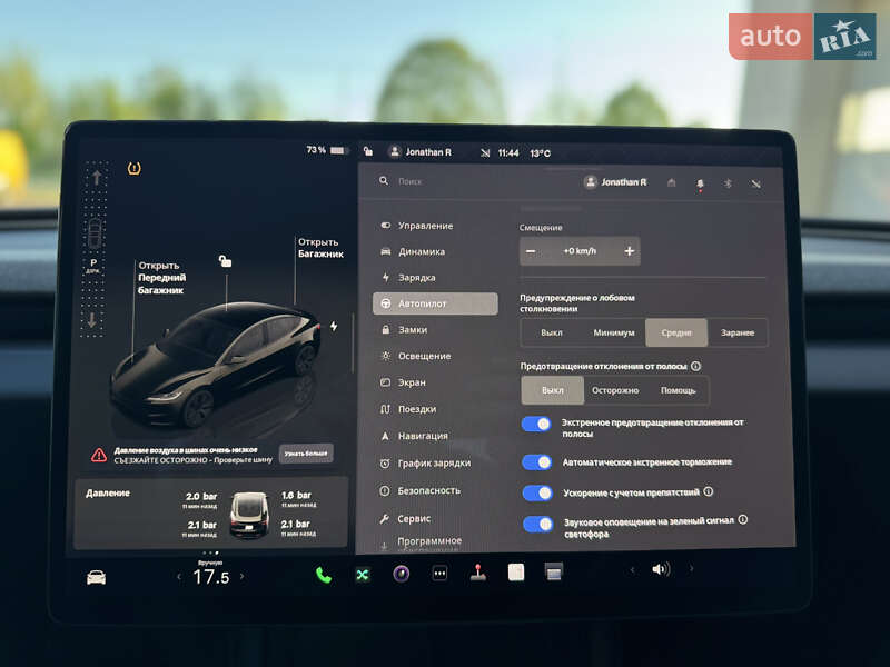 Седан Tesla Model 3 2024 в Луцьку