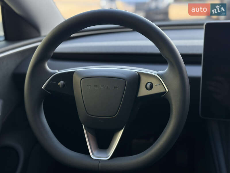 Седан Tesla Model 3 2024 в Луцьку