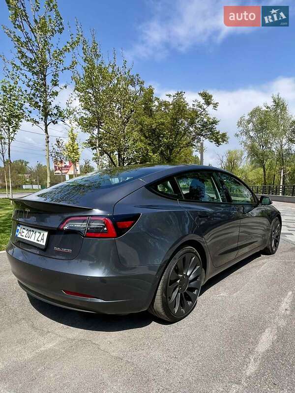 Седан Tesla Model 3 2022 в Днепре