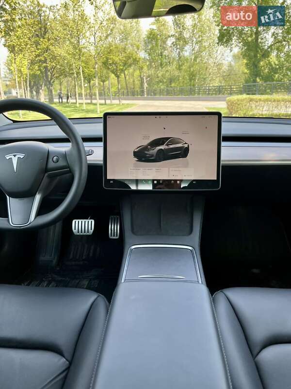 Седан Tesla Model 3 2022 в Днепре