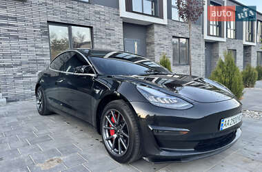 Седан Tesla Model 3 2019 в 