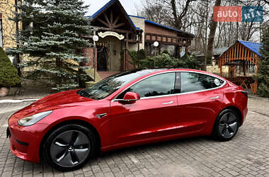 Седан Tesla Model 3 2020 в Львові