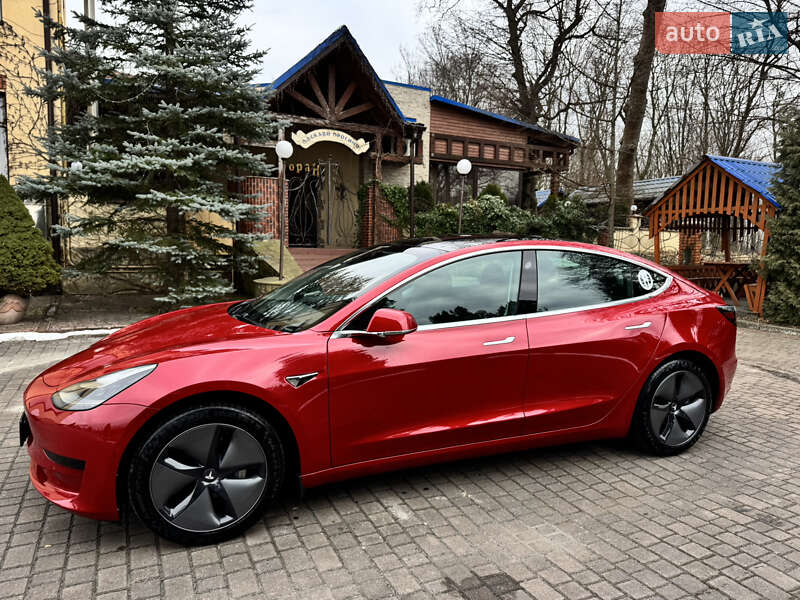 Tesla Model 3 2020