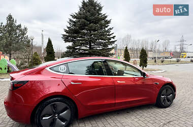 Седан Tesla Model 3 2020 в 