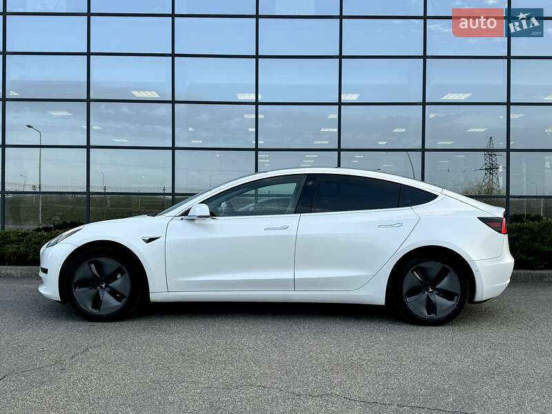 Седан Tesla Model 3 2019 в Дніпрі