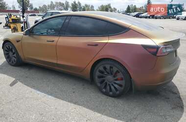 Седан Tesla Model 3 2022 в 