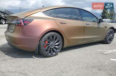 Седан Tesla Model 3 2022 в 