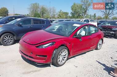 Седан Tesla Model 3 2022 в 