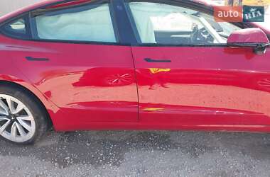 Седан Tesla Model 3 2022 в 