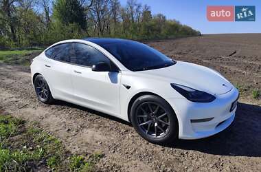 Седан Tesla Model 3 2021 в 
