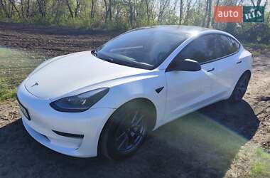 Седан Tesla Model 3 2021 в 
