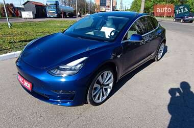 Седан Tesla Model 3 2020 в 