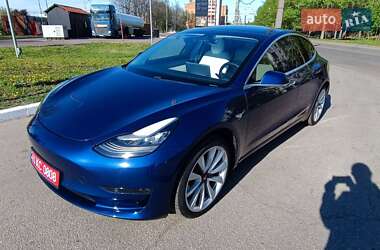 Седан Tesla Model 3 2020 в 