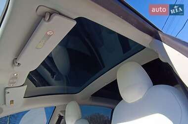 Седан Tesla Model 3 2020 в 
