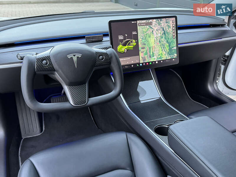 Седан Tesla Model 3 2019 в Черновцах