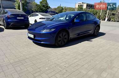 Седан Tesla Model 3 2023 в 