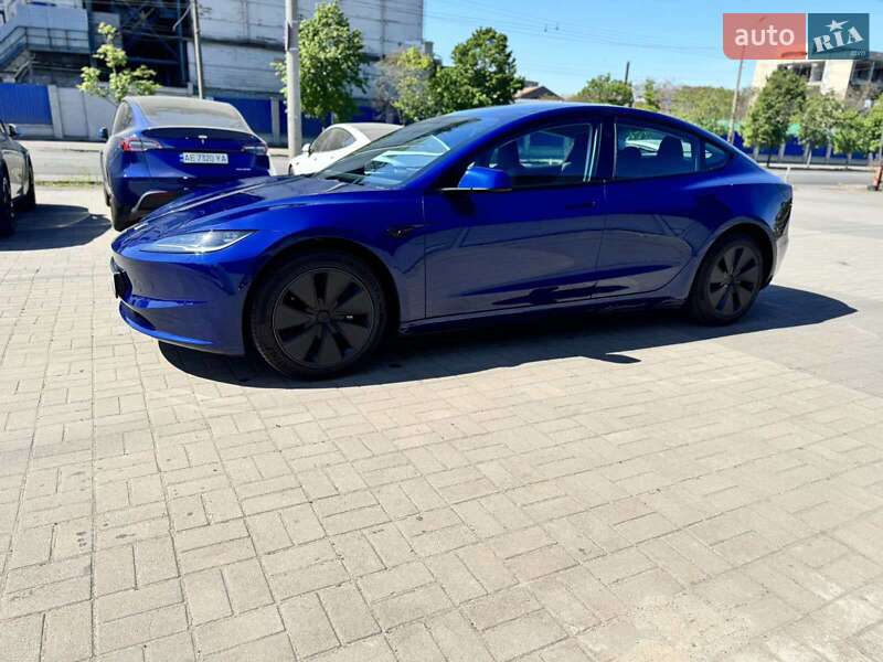Седан Tesla Model 3 2023 в Днепре