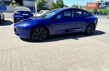Седан Tesla Model 3 2023 в 