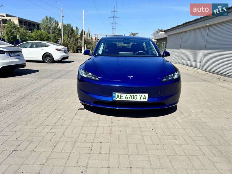 Седан Tesla Model 3 2023 в Днепре