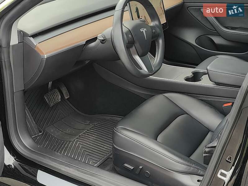 Седан Tesla Model 3 2019 в Киеве фото 14 Седан Tesla Model 3 2019 в Киеве