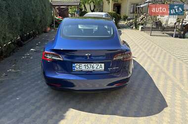 Седан Tesla Model 3 2020 в Чернівцях