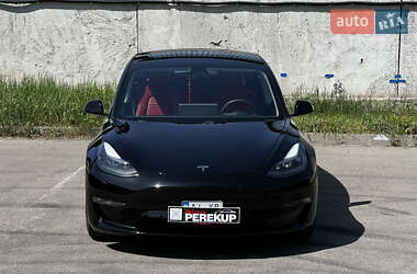 Седан Tesla Model 3 2021 в 
