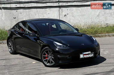 Седан Tesla Model 3 2021 в 