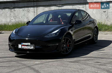 Седан Tesla Model 3 2021 в 