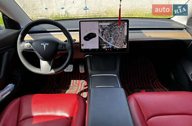 Седан Tesla Model 3 2021 в 