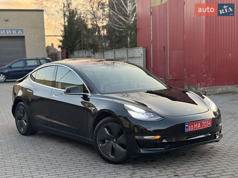 Седан Tesla Model 3 2019 в 