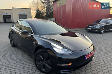 Седан Tesla Model 3 2019 в 