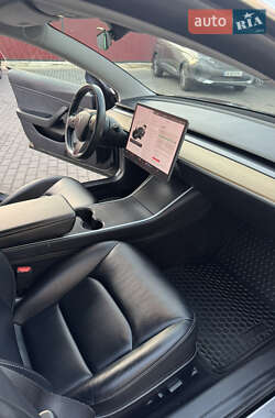 Седан Tesla Model 3 2019 в 