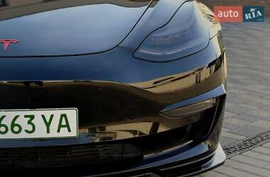 Седан Tesla Model 3 2017 в 