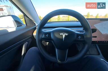 Седан Tesla Model 3 2020 в 