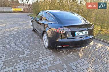 Седан Tesla Model 3 2020 в 