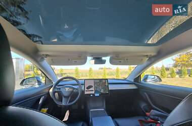 Седан Tesla Model 3 2020 в 