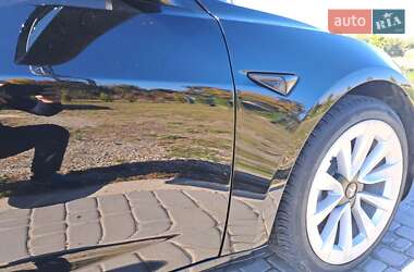Седан Tesla Model 3 2020 в 